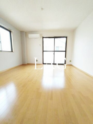 【居間・リビング】 | シャルマン草加南 | 洋室のお部屋です。