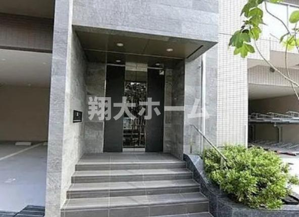 フュージョナル北赤羽のエントランス