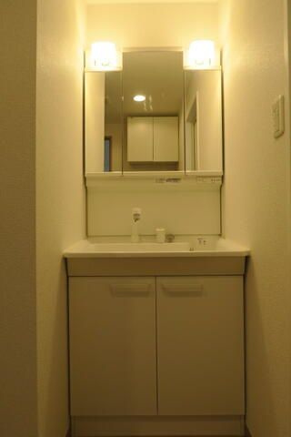 奥浅草妙見屋ビルの洗面所