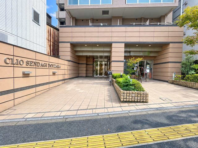 クリオ千駄木動坂のエントランス
