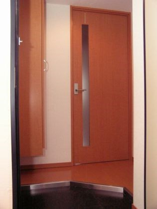 【玄関】シュクル医大南