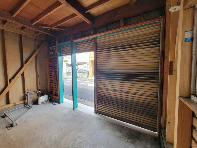 下山店舗の内装