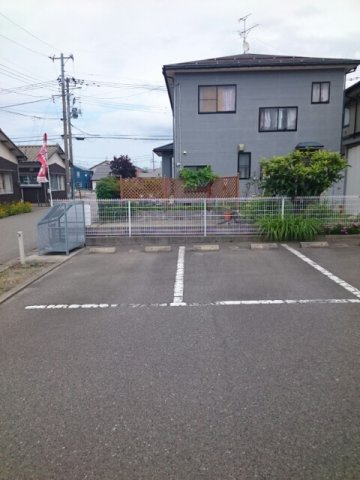 【駐車場】