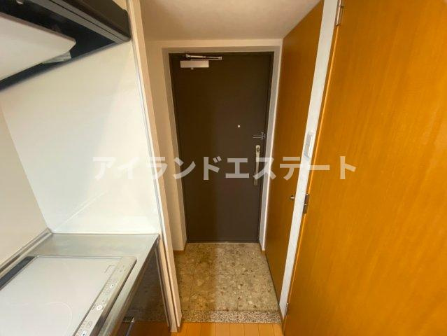 WISTERIA KOMAZAWA　床暖房　免震構造　駅近　バイク置場の玄関
