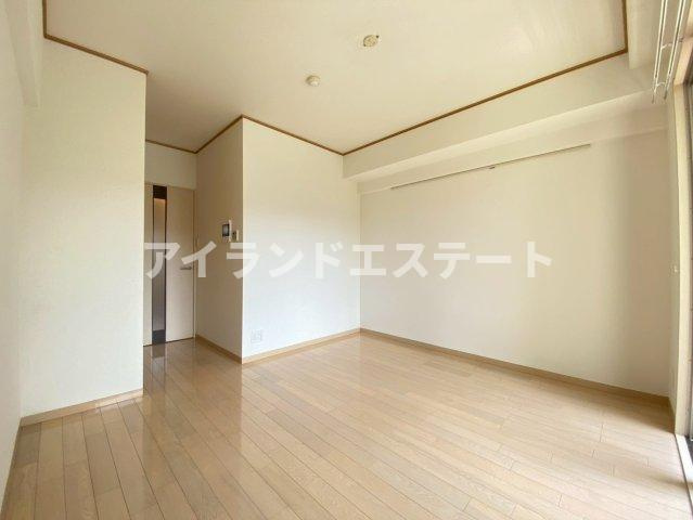 WISTERIA KOMAZAWA　床暖房　免震構造　駅近　バイク置場の居間・リビング|※別号室参考写真