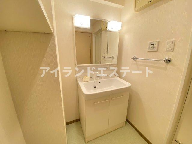WISTERIA KOMAZAWA　床暖房　免震構造　駅近　バイク置場の洗面所|※別号室参考写真