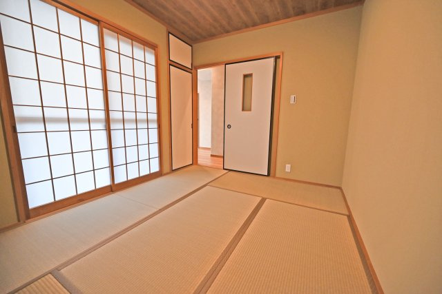 大阪市淀川区三津屋南3丁目中古一戸建て│3LDK＋駐車1台可の和室|和室ならではの使い勝手の良さがあり、来客対応やお子様の遊び場など幅広く活用できます。