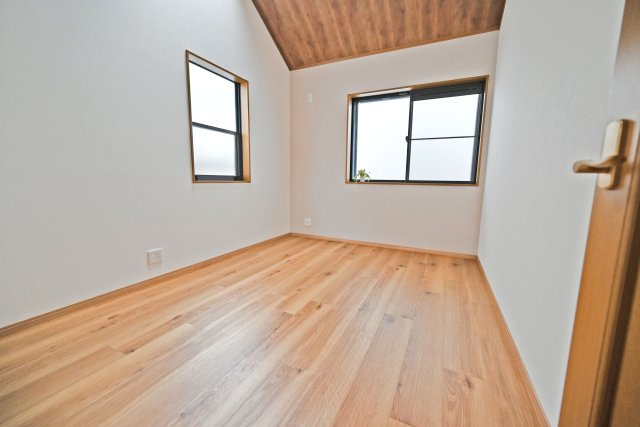 大阪市淀川区三津屋南3丁目│3LDK＋駐車1台可の子供部屋|洋室②約6帖
お子さまの成長に合わせて、学習机やベッドを無理なくレイアウトできる居室です。