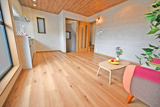 大阪市淀川区三津屋南3丁目中古一戸建て│3LDK＋駐車1台可のダイニング|人が自然と集まりたくなる心地よい空間が、家族との団らんや会話を育み、毎日の暮らしをより豊かに彩ります。