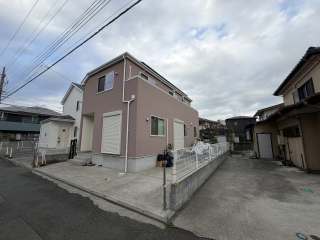 大和市上和田戸建の前面道路含む現地写真|外観