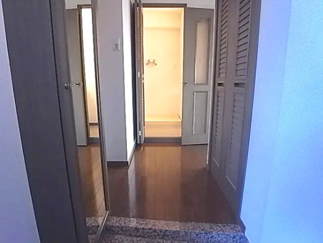 ヴィラヌーブ本山の玄関
