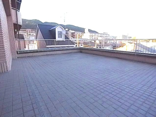 ヴィラヌーブ本山のバルコニー