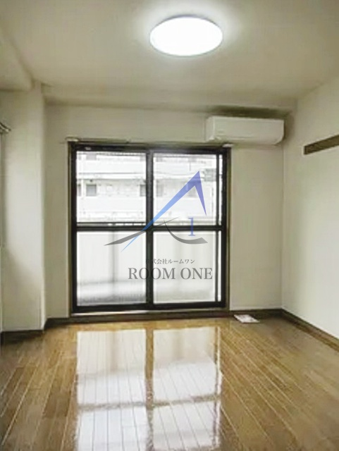 ローズガーデンⅠの居間・リビング|洋室のお部屋です。