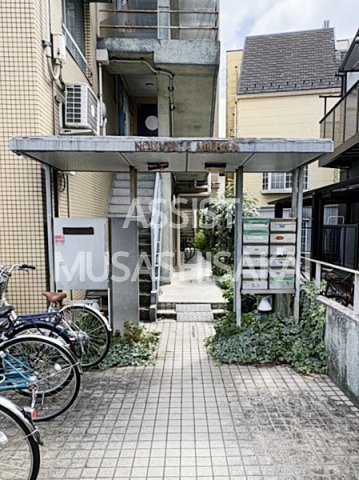 ヌーベル三鷹のエントランス