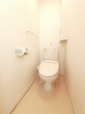 【トイレ】 | Ａｃｒｏｓｓ・Ｂｅｎ－Ｈ | 清潔感のあるトイレです
