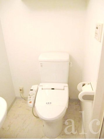 エクセリア上石神井のトイレ|ゆったりとした空間のトイレです　※同仕様