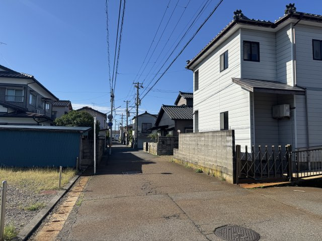 東区逢谷内4丁目　土地の前面道路含む現地写真|
