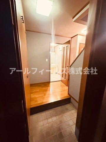 松戸市幸田戸建の玄関