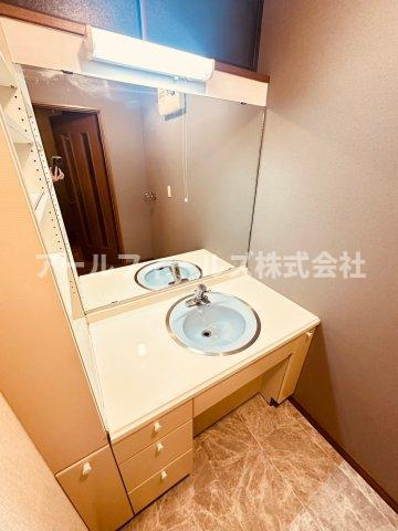 松戸市幸田戸建の独立洗面台
