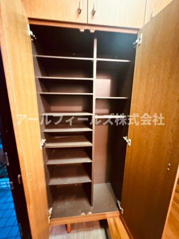 松戸市幸田戸建の玄関