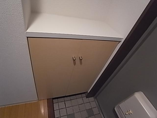 ワコーレフース本山の玄関