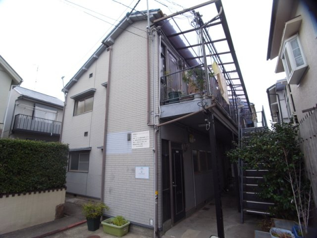 神戸市灘区青谷町３丁目のアパートの外観