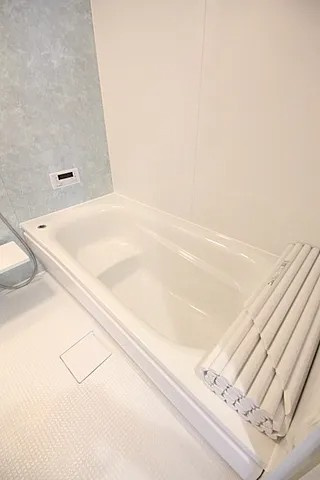 西宮市川西町のアパートの浴室