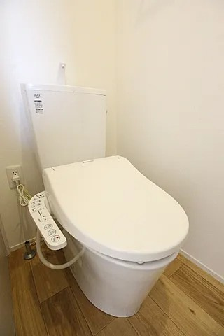 西宮市川西町のアパートのトイレ