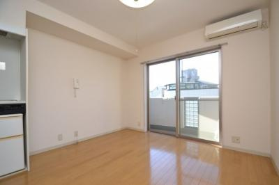 神戸市灘区篠原北町１丁目の賃貸マンションの居間・リビング