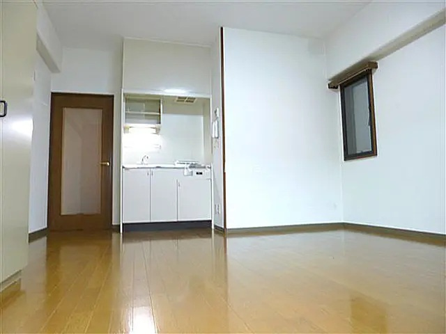 神戸市中央区中山手通４丁目の賃貸マンションの居間・リビング