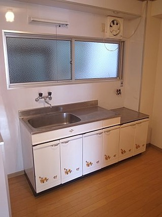 マンション花隈東棟のキッチン