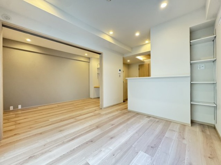 神戸市灘区高徳町５丁目の賃貸マンションの居間・リビング