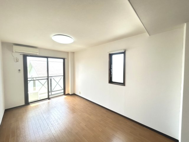 神戸市灘区篠原本町１丁目の賃貸マンションの居間・リビング
