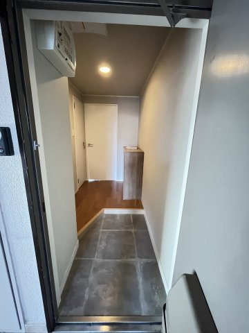 神戸市中央区栄町通５丁目の賃貸マンションの玄関