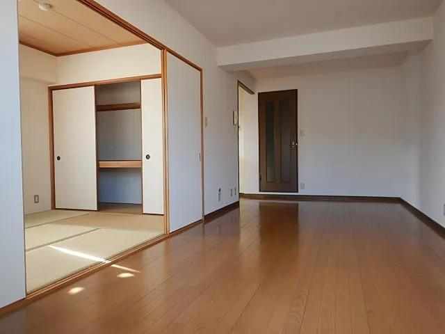 ベルシャトーの居間・リビング