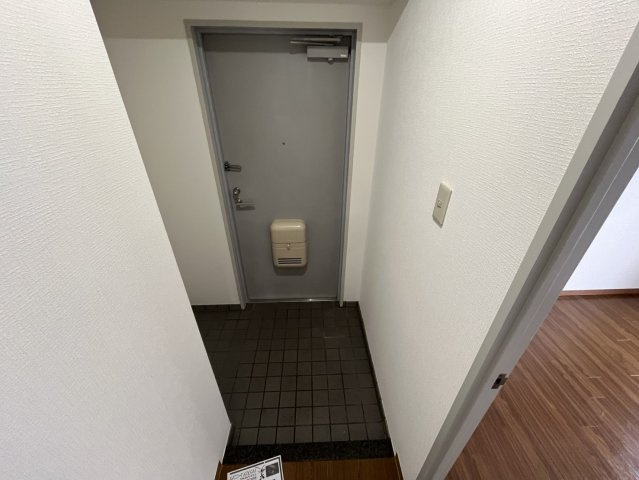 西宮市門戸東町の賃貸マンションの玄関