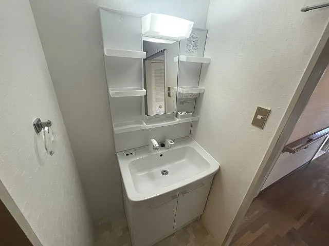 西宮市田近野町の賃貸マンションの洗面所