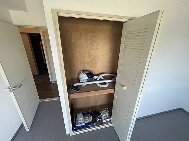 西宮市田近野町の賃貸マンションの収納