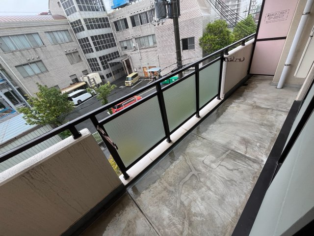 西宮市高木東町の賃貸マンションのバルコニー