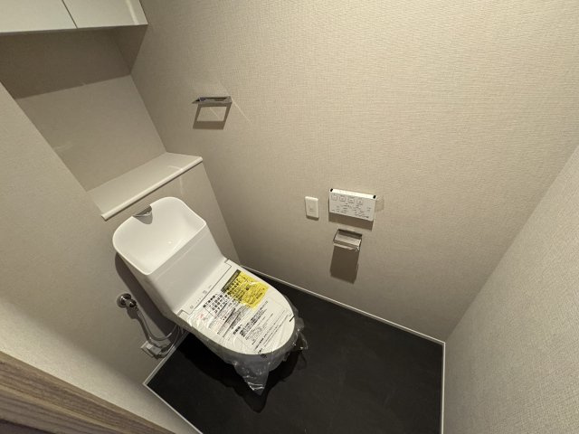 西宮市両度町の賃貸マンションのトイレ