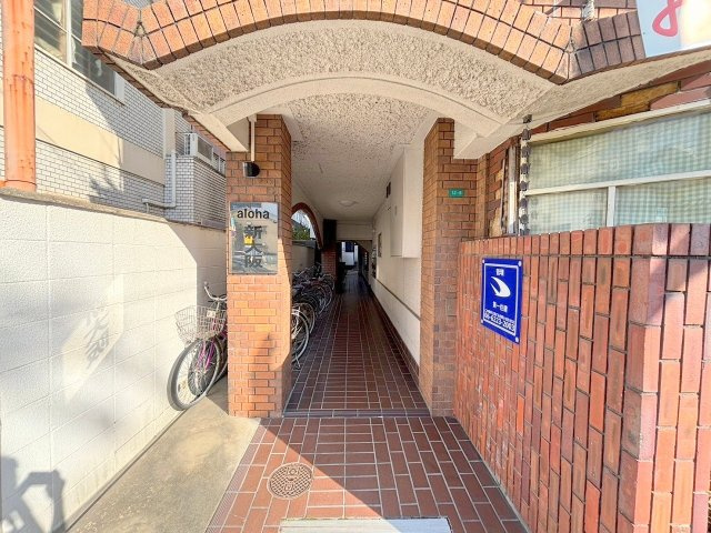 Renatus新大阪のエントランス