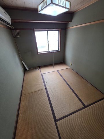 苅田9丁目店舗付き住宅の和室