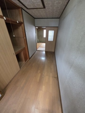 苅田9丁目店舗付き住宅の内装