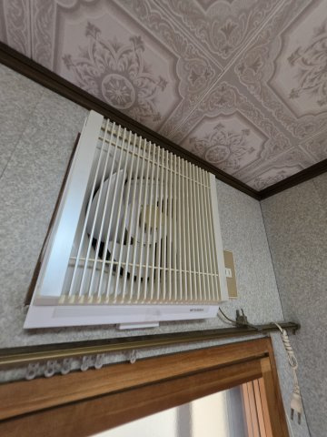 苅田9丁目店舗付き住宅の内装