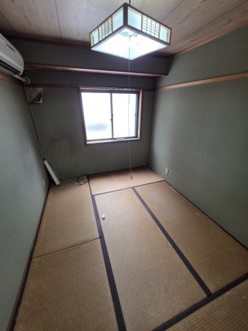 苅田9丁目店舗付き住宅の和室