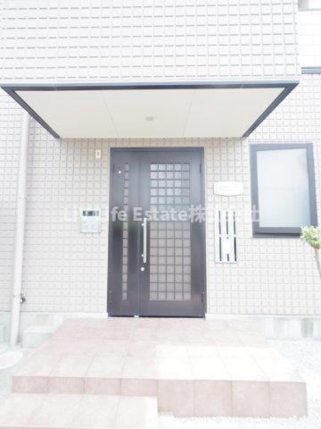 東村山市本町２丁目の賃貸マンションのエントランス