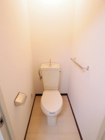 グランドール久米川のトイレ|同仕様写真