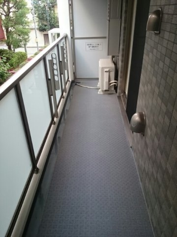 コンフォール世田谷のバルコニー