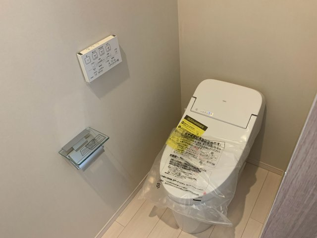 苦楽園四番町戸建のトイレ