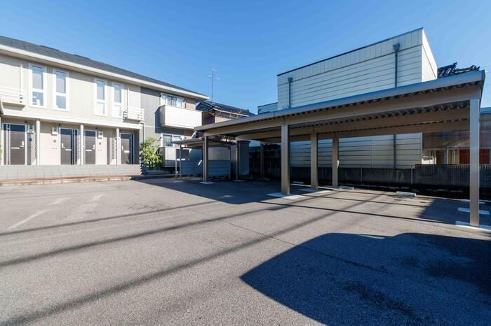 Ｄ－ｒｏｏｍ　椿の駐車場